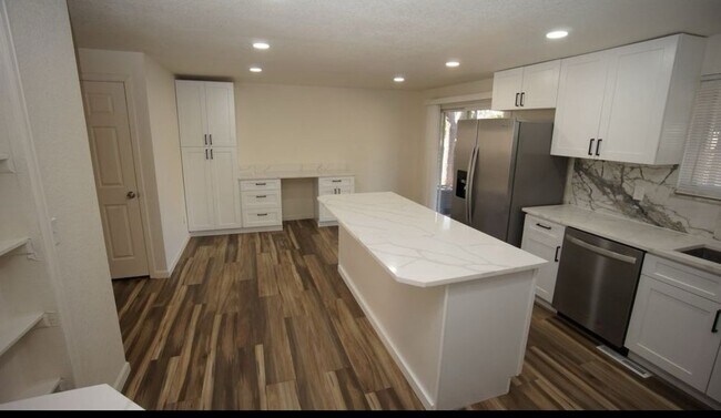 Foto del edificio - 6252 S Ash Cir W