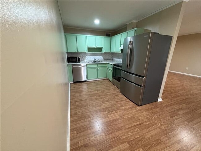 Building Photo - Rent Ready *** Cozy Condo in A Great Location***