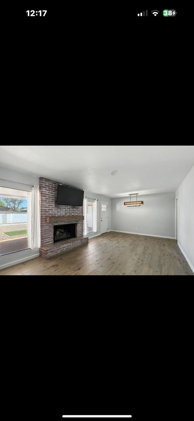 Foto del edificio - 5720 E 4th St