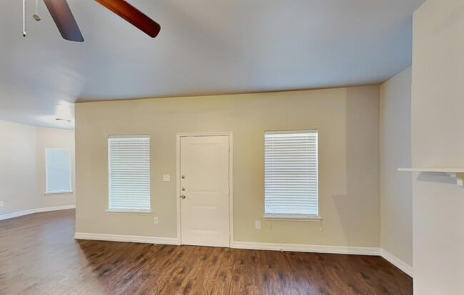 Foto del edificio - Charming 4-Bedroom Retreat Designed for Everyday Comfort