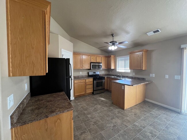 Foto del edificio - 3 bed 2 bath Single Family Home in Cedar W...