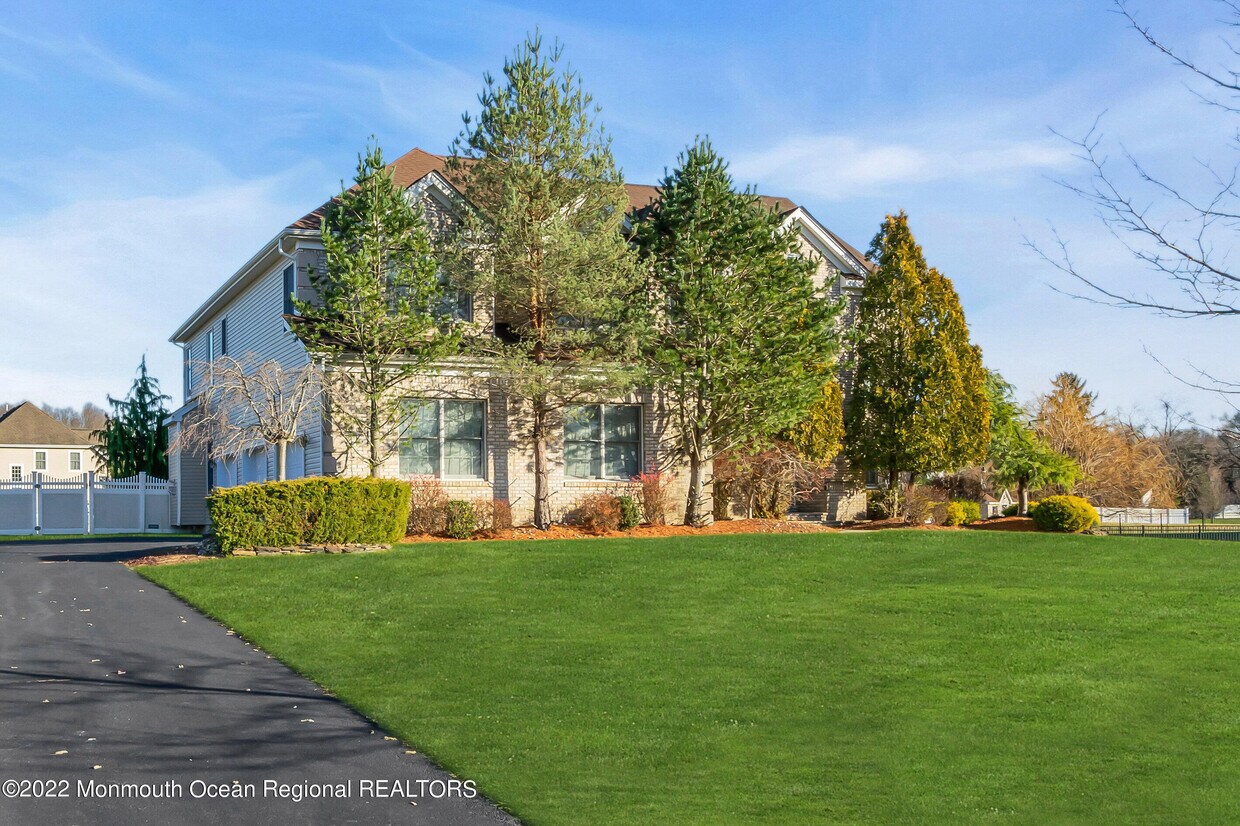 5 Whispering Grove Blvd, Jackson Township, NJ 08527 House for Rent in Jackson Township, NJ