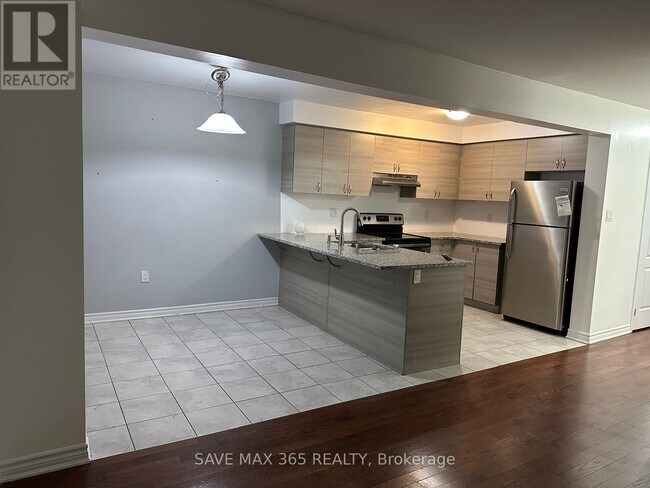 Building Photo - 270 Grovehill Cres