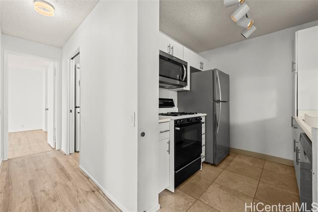 Building Photo - 91-284-284 Hanapouli Cir