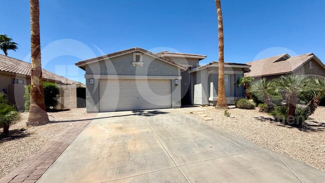Building Photo - 2558 S Martingale Dr