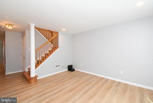 Foto del edificio - 604 Ascot Ct