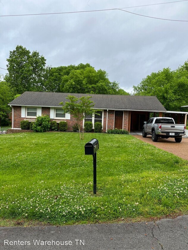 2 br, 1 bath House 3303 Colby Drive House Rental in Nashville, TN