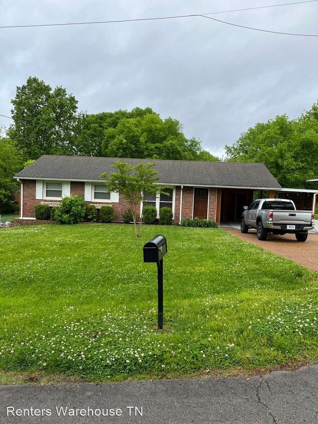 2 br, 1 bath House 3303 Colby Drive House Rental in Nashville, TN