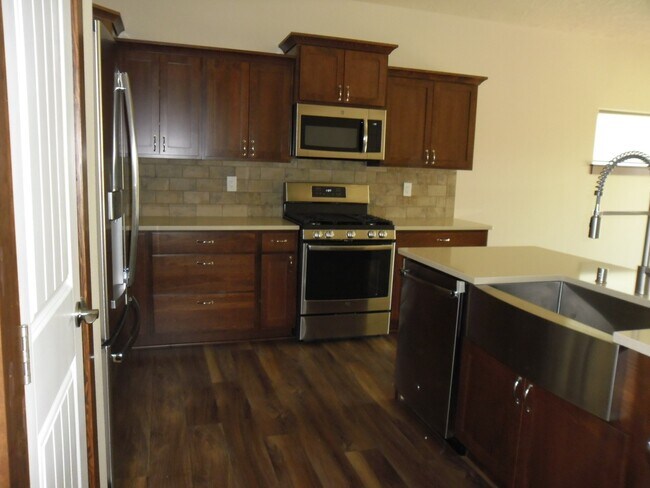 Foto del edificio - 1320 E Chelan Ct