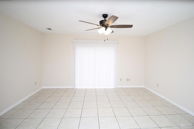 Building Photo - 8113 Stonebrook Dr