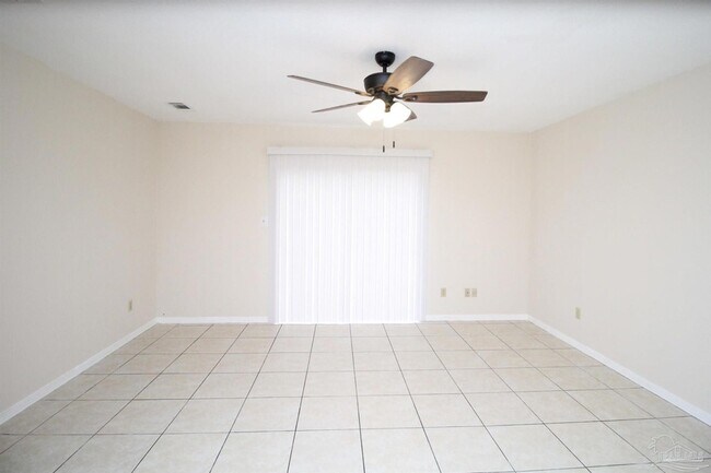 Foto del edificio - 8113 Stonebrook Dr