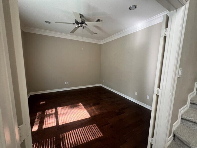 Building Photo - 2711 Thompson Crossing Dr