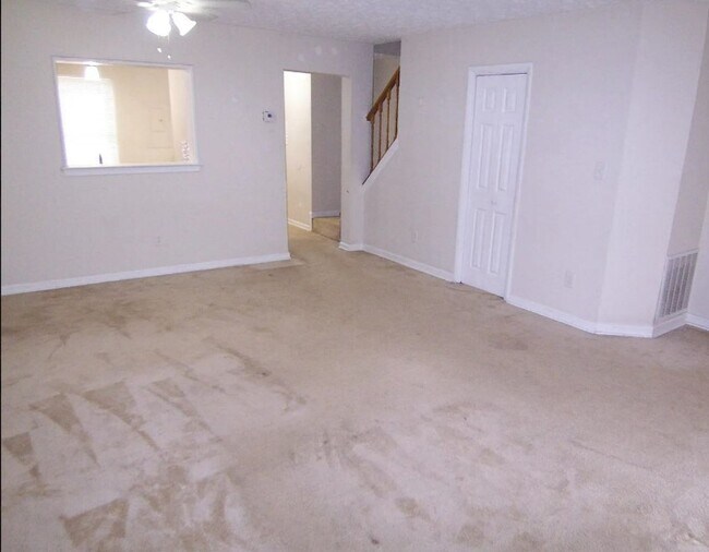 Foto del edificio - Middle River Townhome!