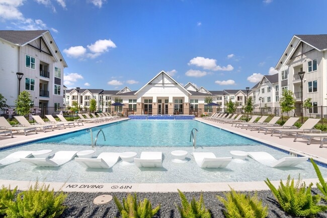 Building Photo - 13939 Hillcroft Ave