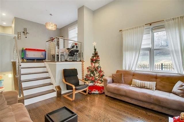 Foto del edificio - 279 Roslyn Ct