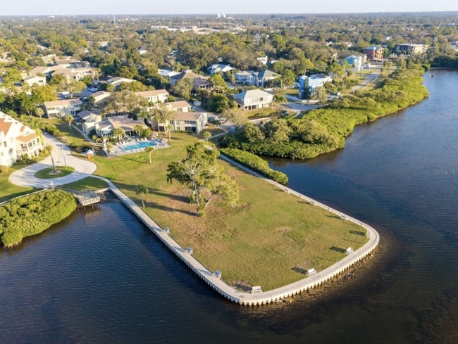 Building Photo - 616 Windrush Bay Dr