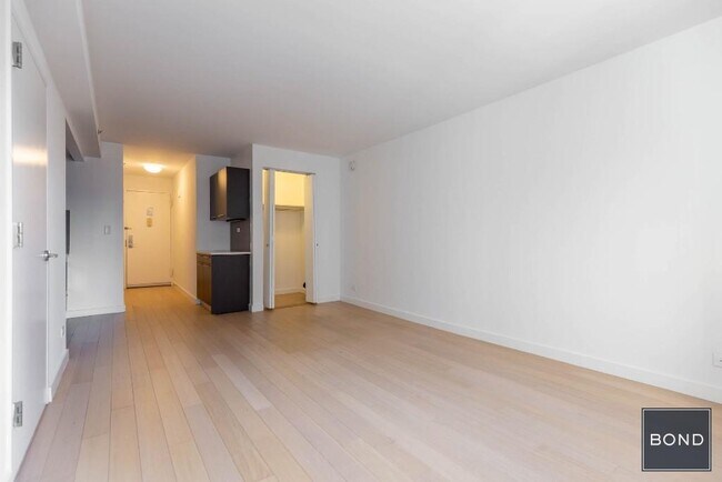 Foto del edificio - 222 E 39th St