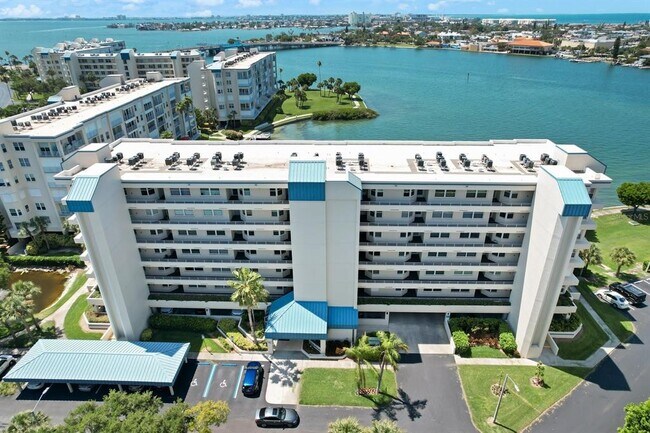 Foto del edificio - 7912 Sailboat Key Blvd S