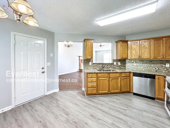 Foto del edificio - 619 Brooks Rd