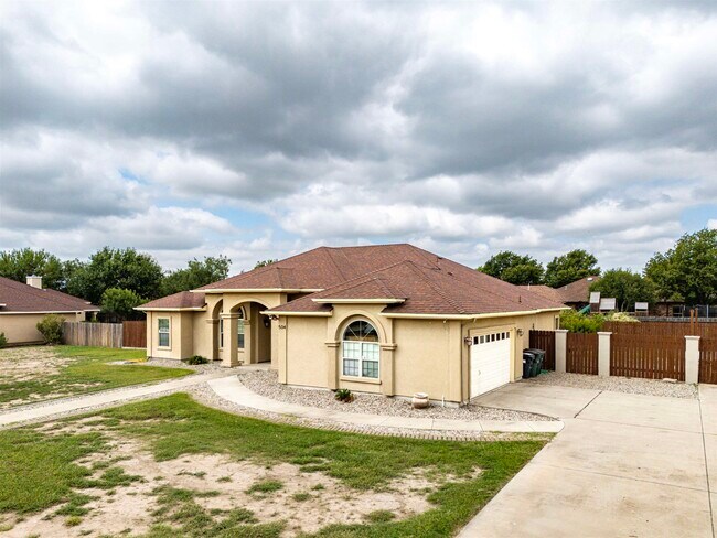Foto del edificio - 504 Boulder Ridge Dr