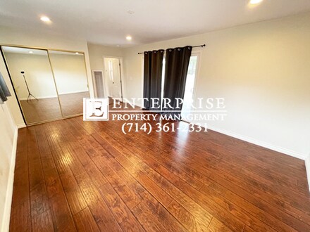 Foto del edificio - Lovely Spacious Clean Home (1401 Orange Ave)