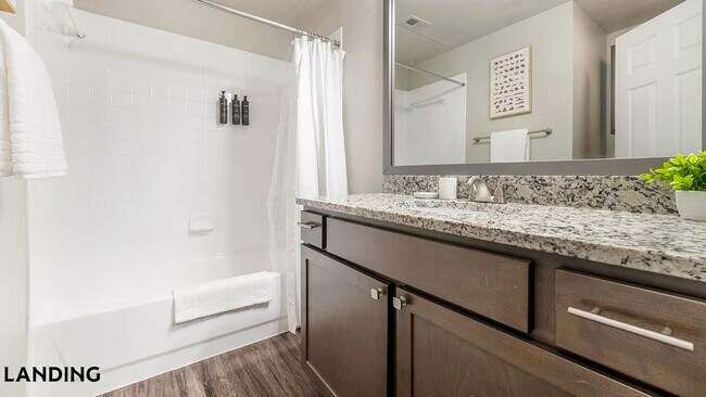 Foto del edificio - 3201 Duval Rd