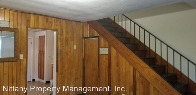 Building Photo - 2 br, 1 bath Apartment - 1006-5 Golfview Ave.