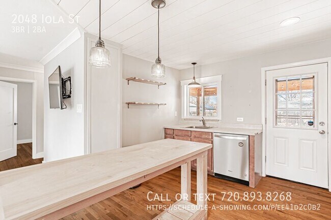 Building Photo - 3-Bed, 2-Bath Oasis Near Fitzsimmons with ...