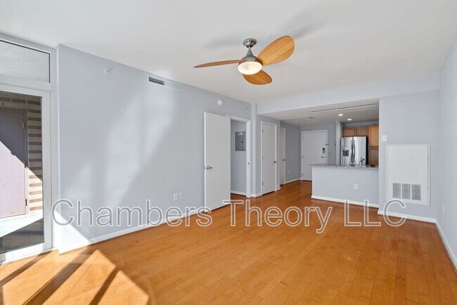 Foto del edificio - 350 G St SW