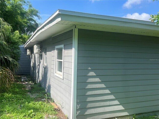 Foto del edificio - 2002 E 33rd Ave