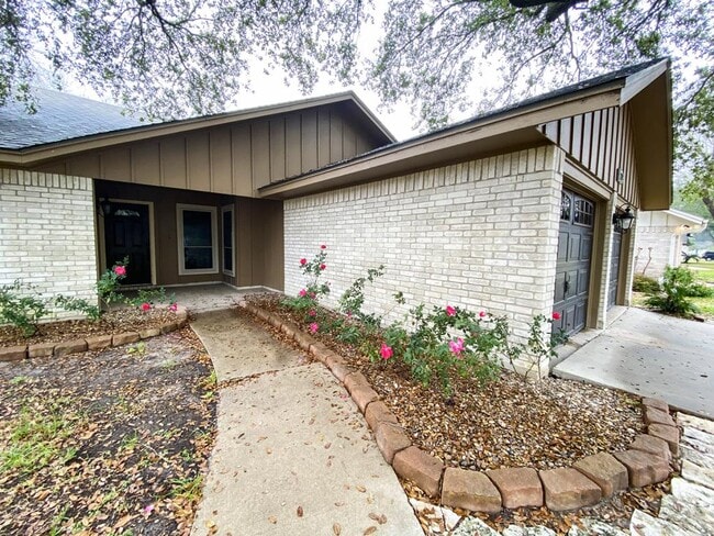 Building Photo - 202 Santa Fe