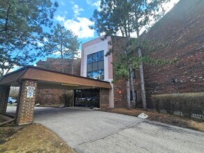 Building Photo - 1018 Castilian Ct