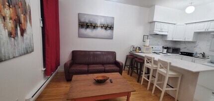 Building Photo - 87 Rue Milton