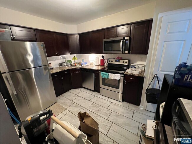 Foto del edificio - 574 Windsor Dr