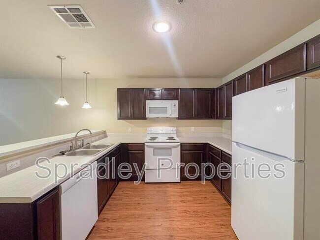 Foto del edificio - 255 E 5th Ave