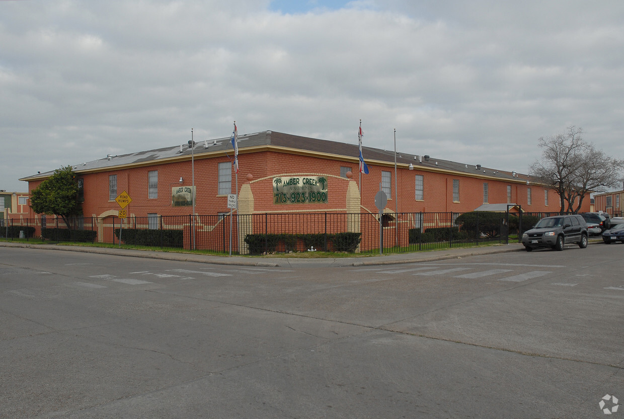 Amber Creek - Amber Creek Apartments