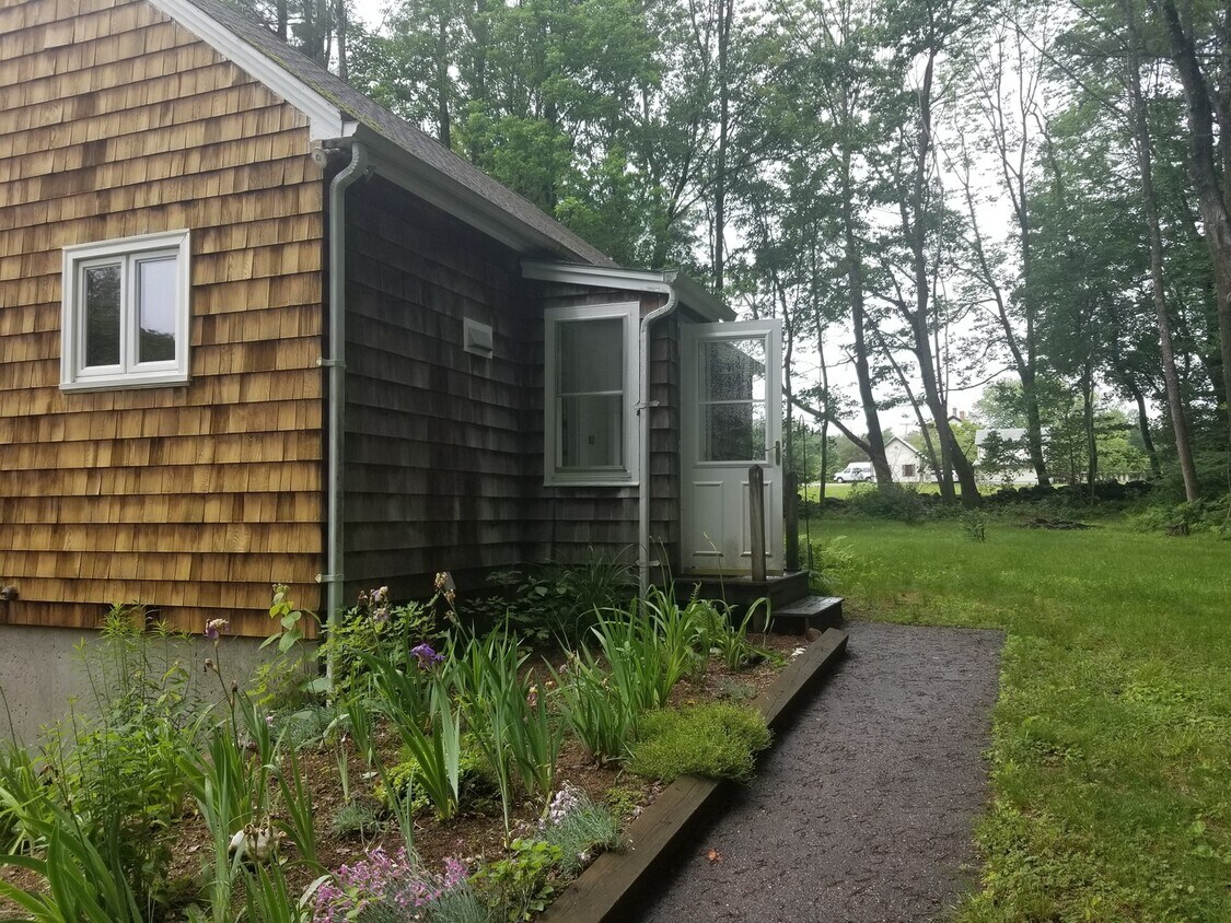 Primary Photo - Classic Cape located in Northwood