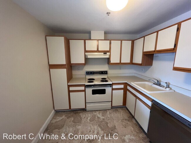 Building Photo - 2 br, 2 bath House - 111 Dekoven Drive, Un...