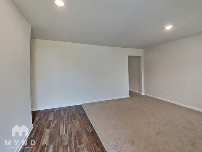 Building Photo - 524 Flannel Way
