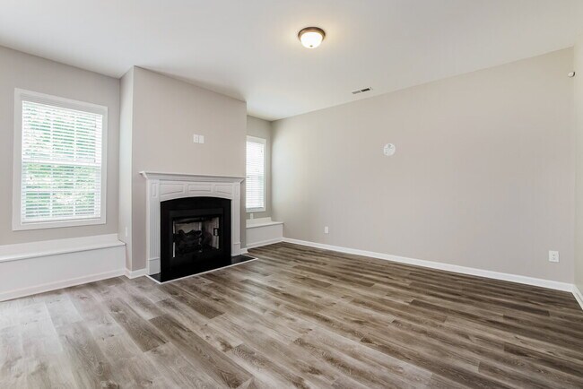 Building Photo - 29 Verrazano Pl