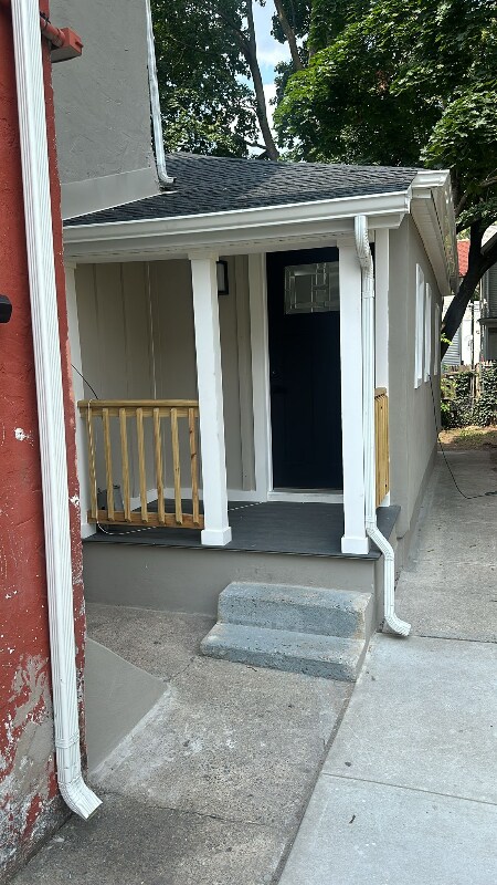 Primary Photo - 151 Suydam St