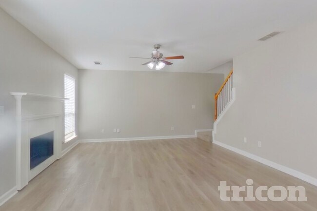 Foto del edificio - 140 N Greenfield Cir