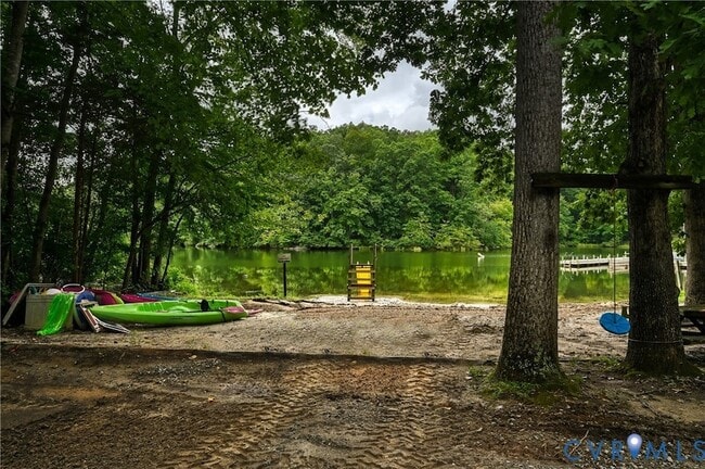 Building Photo - 104 Privacy Rd