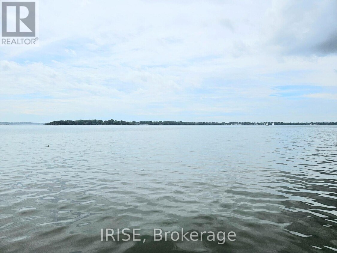 Primary Photo - 15-1115 Merchants' Wharf