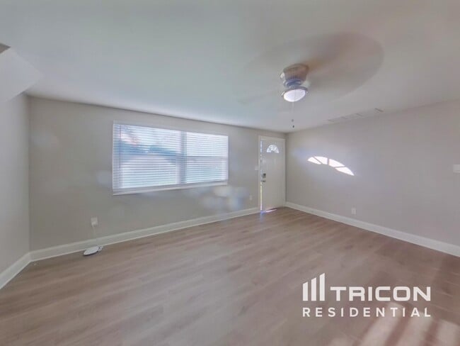 Foto del edificio - 14402 13th St