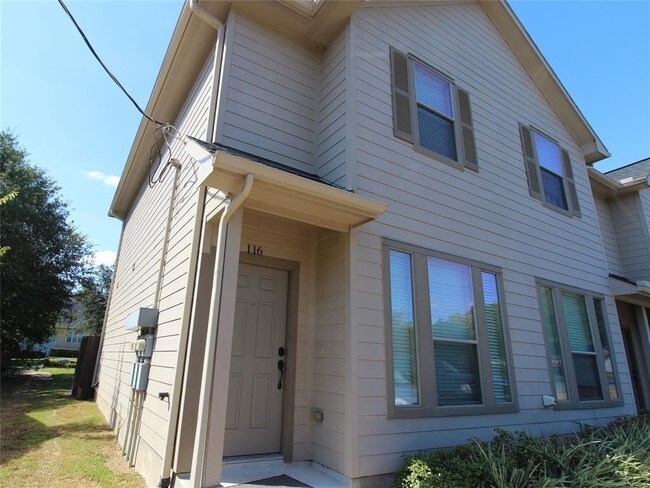 Building Photo - 215 E Luhn St