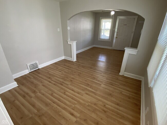 Building Photo - 1533 Kappes St