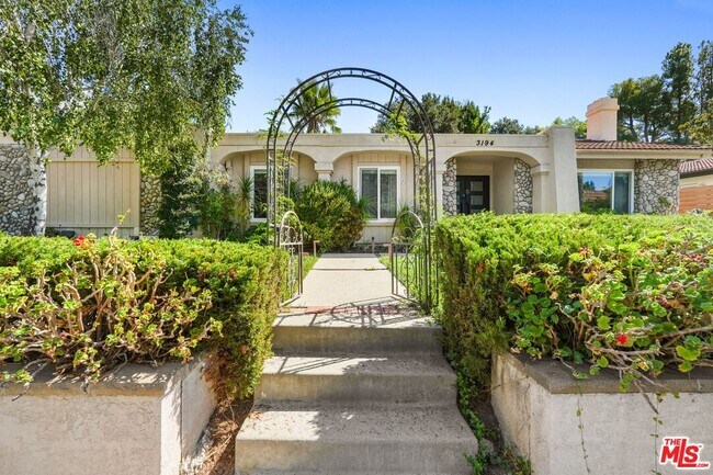 Foto del edificio - 3194 Rossini Pl