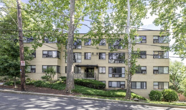 Photo - 3901 Tunlaw Rd NW (Washington, DC) Apartment