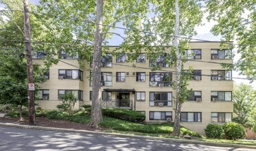 Building Photo - 3901 Tunlaw Rd NW